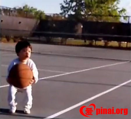 林书豪从小就球不离手