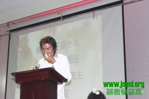 见证这段经历时,前江湖大佬洪汉义泣不成声。