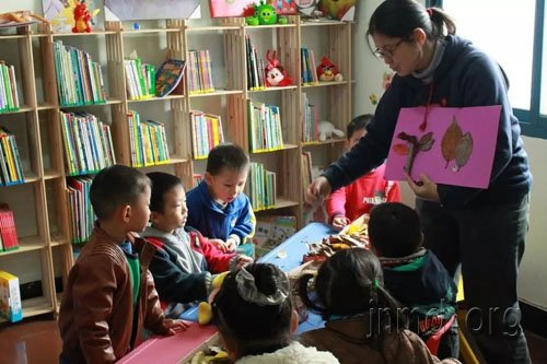 绘本馆里的服侍