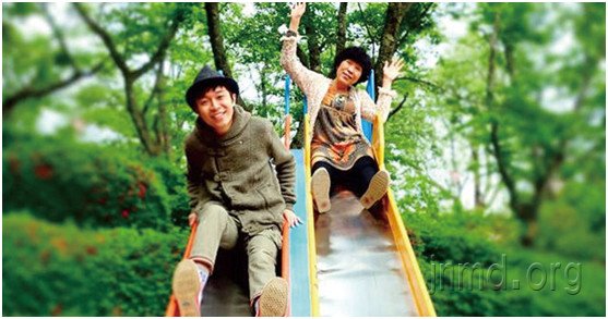 青峰常和母亲一起玩