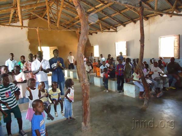 岛上的第一所教会