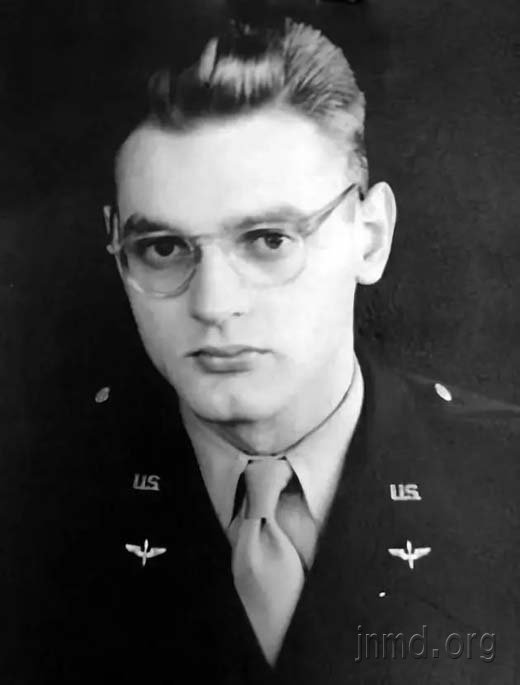 服役期间的古迪纳夫