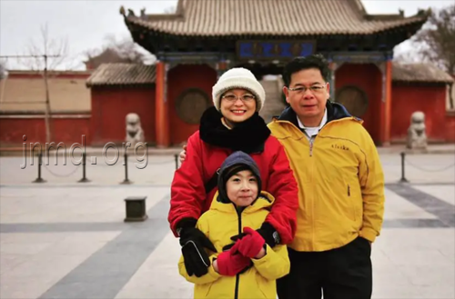 林宝莲与丈夫、科元